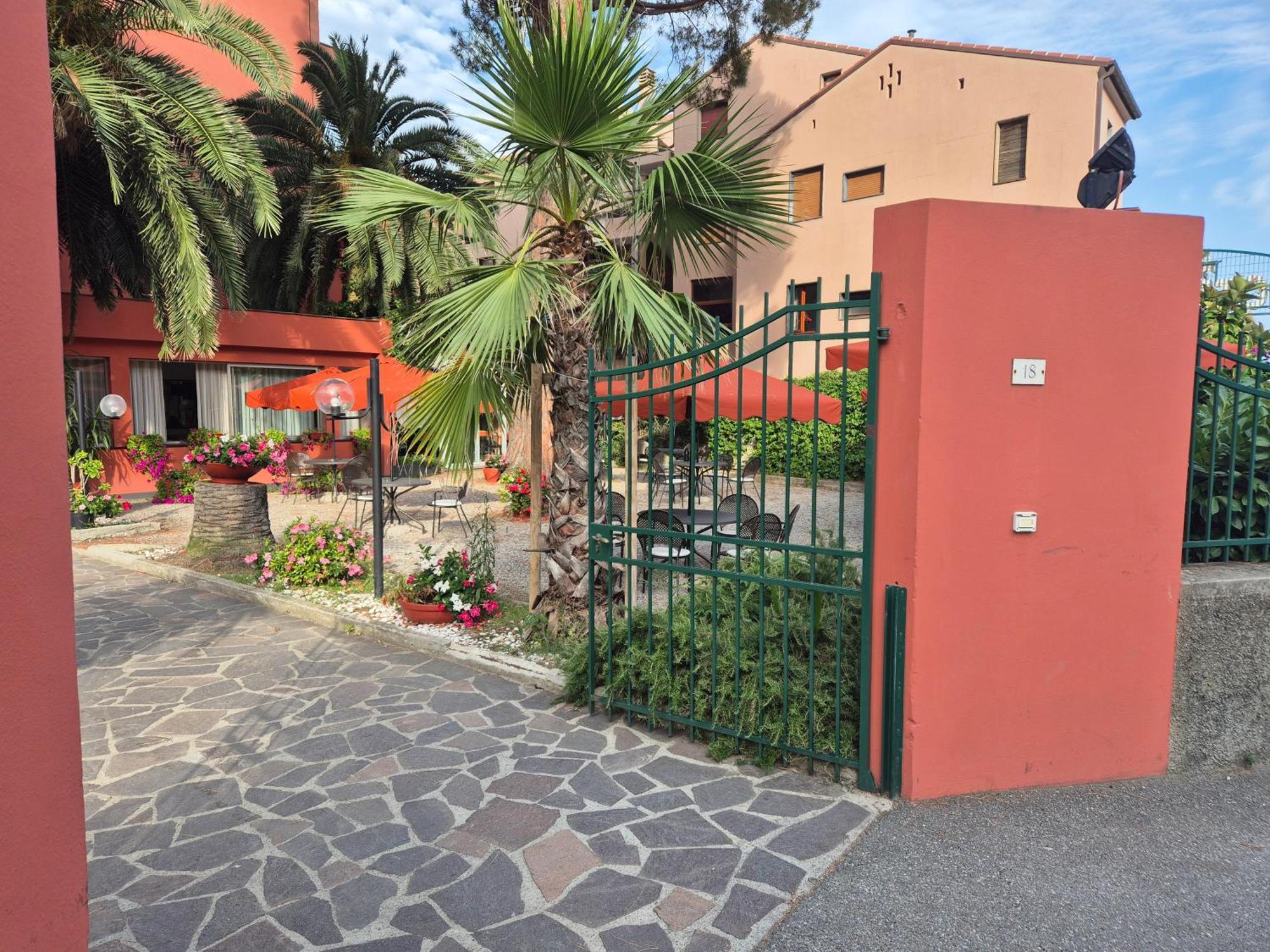 Deluxe 4 Bedrooms In Fegina Monterosso Монтероссо-аль-Маре Екстер'єр фото